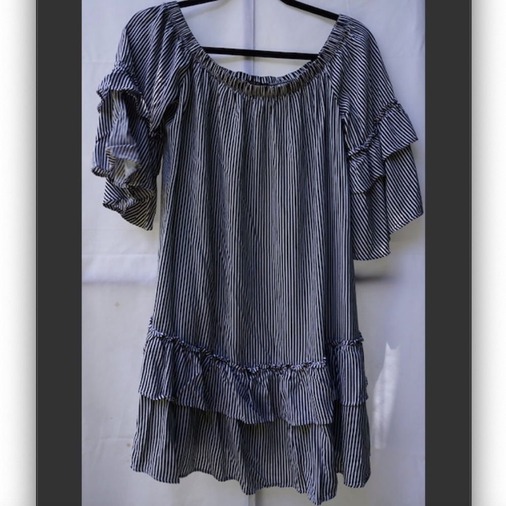 striped off the shoulder Forever 21 dress, size M